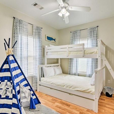 Terramar Beach Home With Pool And Marina Access 갤버스턴 외부 사진