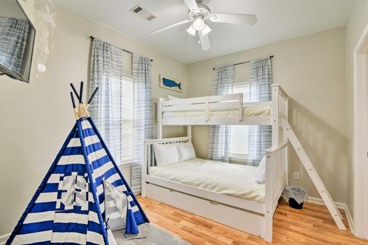 Terramar Beach Home With Pool And Marina Access 갤버스턴 외부 사진